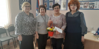 Партийный активисты Еткульского района приняли участие в акции «Цветы мамам Героев» - Единая Россия