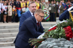 В Челябинске состоялось торжественное возложение цветов и венков к военным мемориалам
