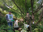 Фонарный столб достали эковолонтёры из реки в Челябинской области во время субботника