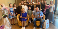 Саткинцев поздравили с 50-летием супружеской жизни - Единая Россия