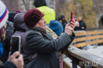 В челябинском парке Терешковой открылся ледовый каток: фоторепортаж «Пчелы»