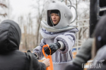 В челябинском парке Терешковой открылся ледовый каток: фоторепортаж «Пчелы»