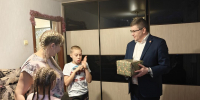 Министр промышленности Челябинской области исполнил новогодние мечты брата и сестры из Челябинска - Министерство промышленности, новых технологий и природных ресурсов