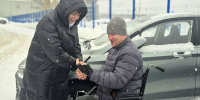 Фонд «Защитники Отечества» вручил двум ветеранам специальной военной операции автомобили с ручным управлением - U74.Ru