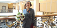 В Челябинской области наградили жительницу, которая приняла роды в снегу - Pchela.News