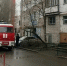 В Челябинске сотрудники МЧС сняли с окна второго этажа маленькую девочку - Агентство новостей Доступ