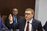 Выступление губернатора Алексея Текслера можно увидеть в прямом эфире